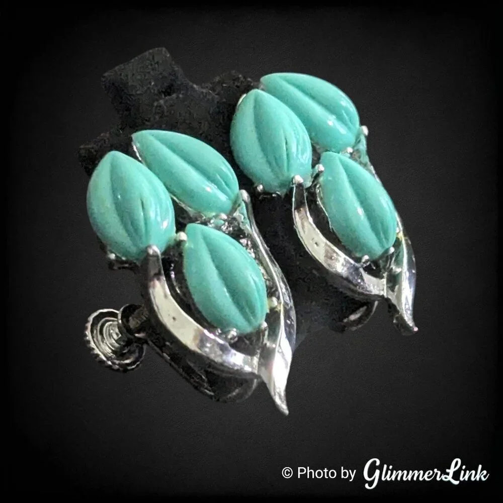 Vintage Dodds 11 W 30 ST INC Turquoise Thermoset Tulip Screw Back Earrings
